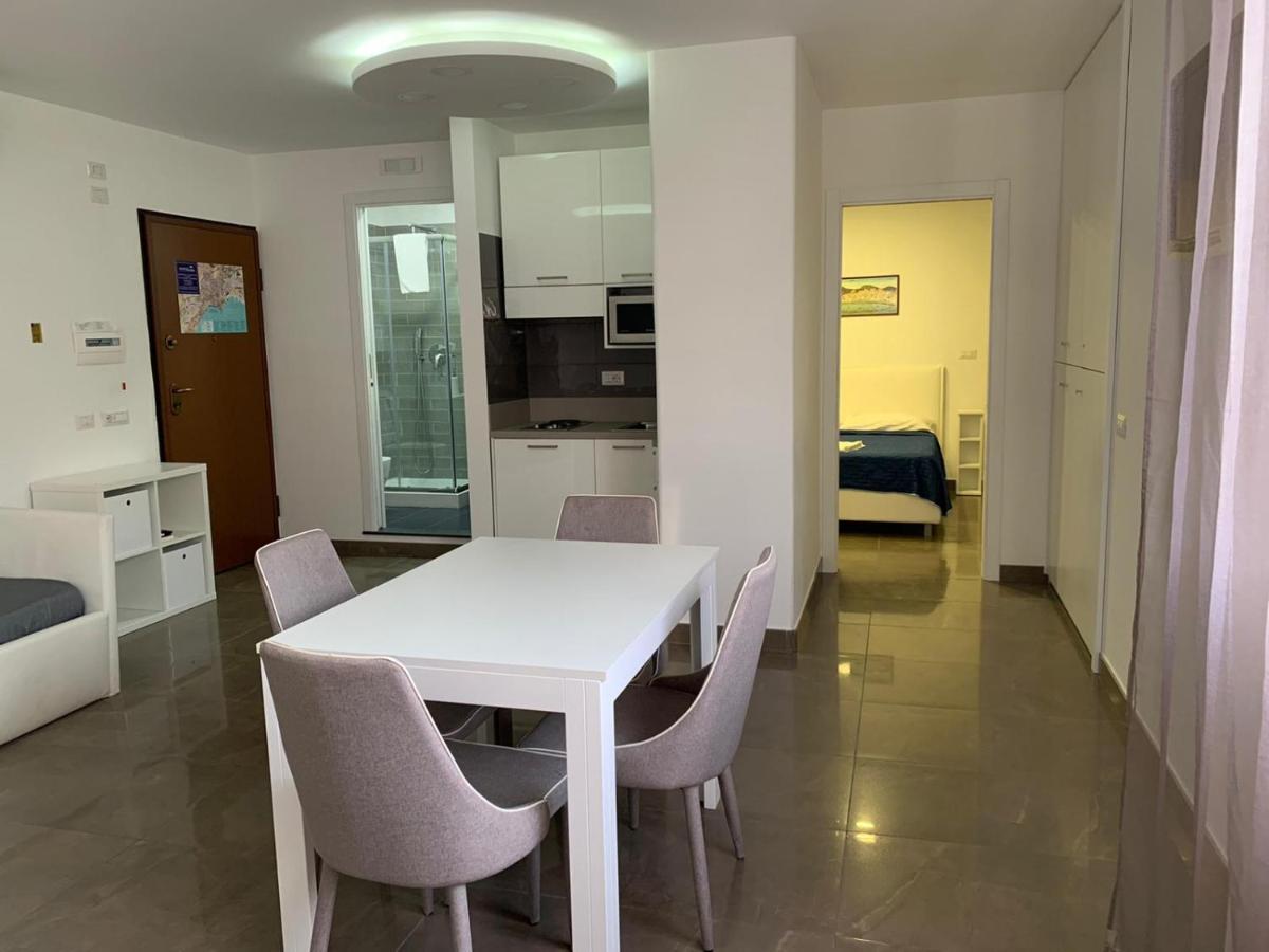 Mondo Suites Apartments Νάπολη Εξωτερικό φωτογραφία